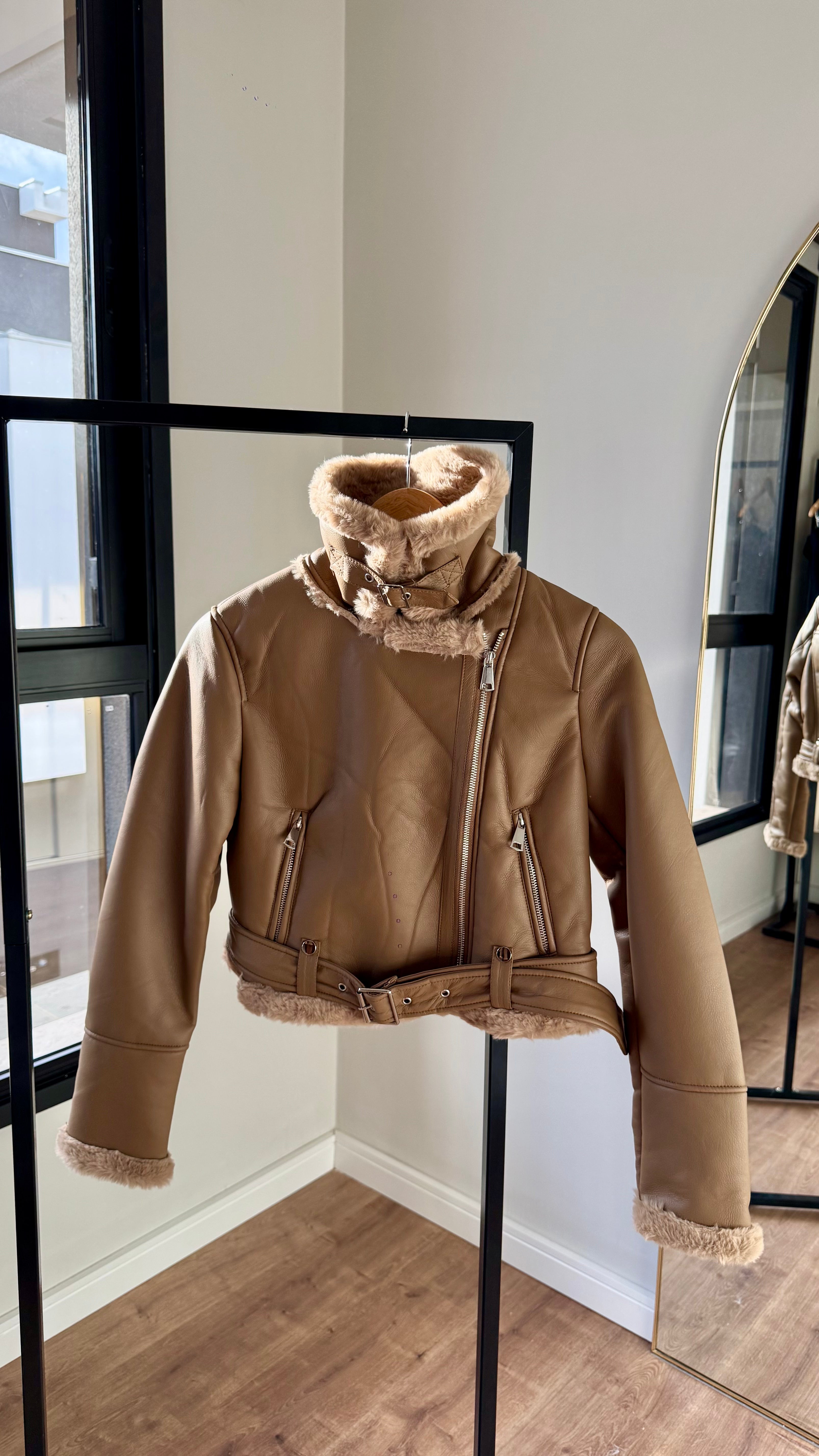 Jaqueta Aviador Luxe – atitude e sofisticação em cada detalhe