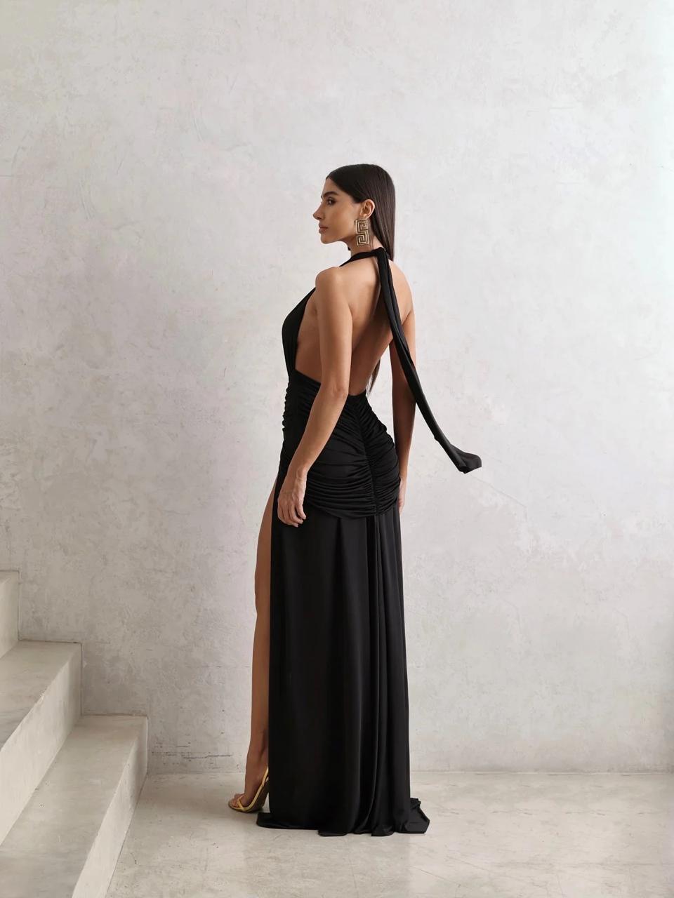Vestido Longo com Fenda – Elegância Atemporal
