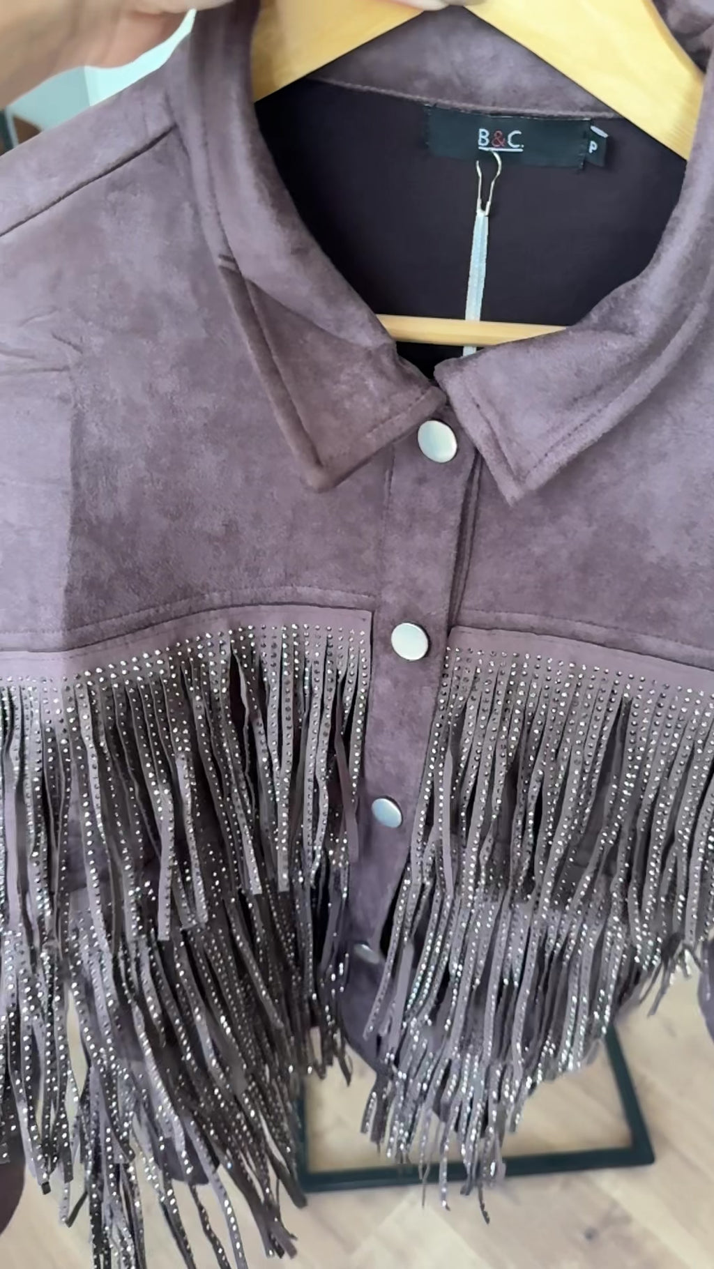 Jaqueta Suede com Franjas – Western Chic Sofisticado