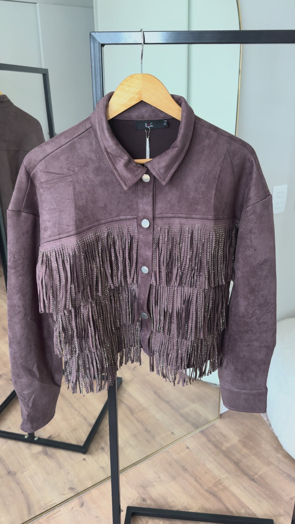 Jaqueta Suede com Franjas – Western Chic Sofisticado