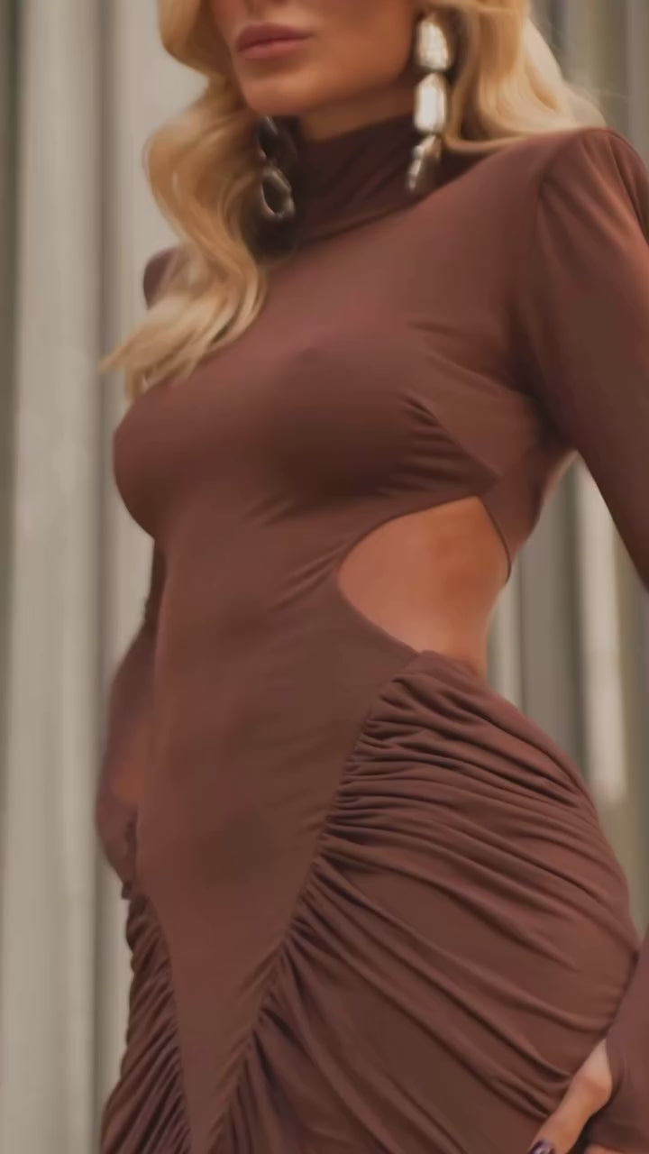 Vestido Midi Cut-Out – Sofisticação com Atitude